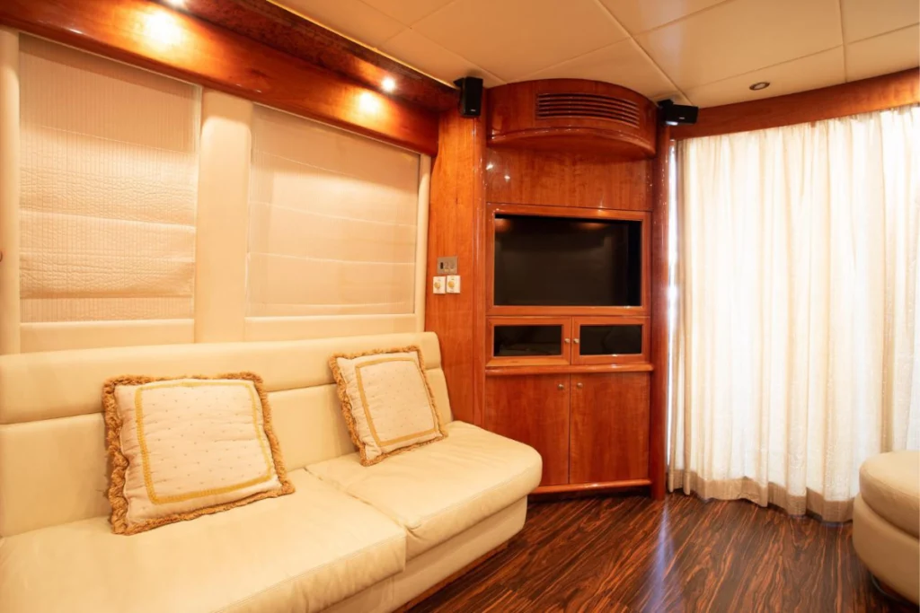 Yacht