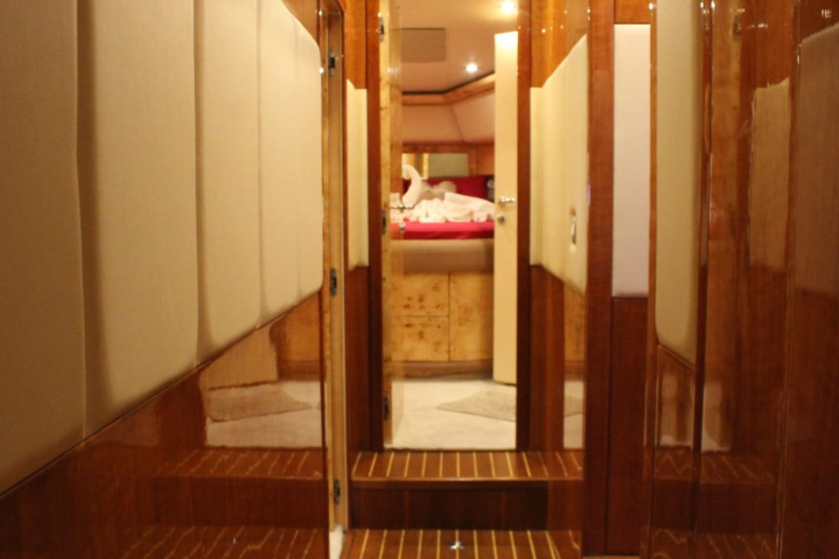 56 Ft Majesty