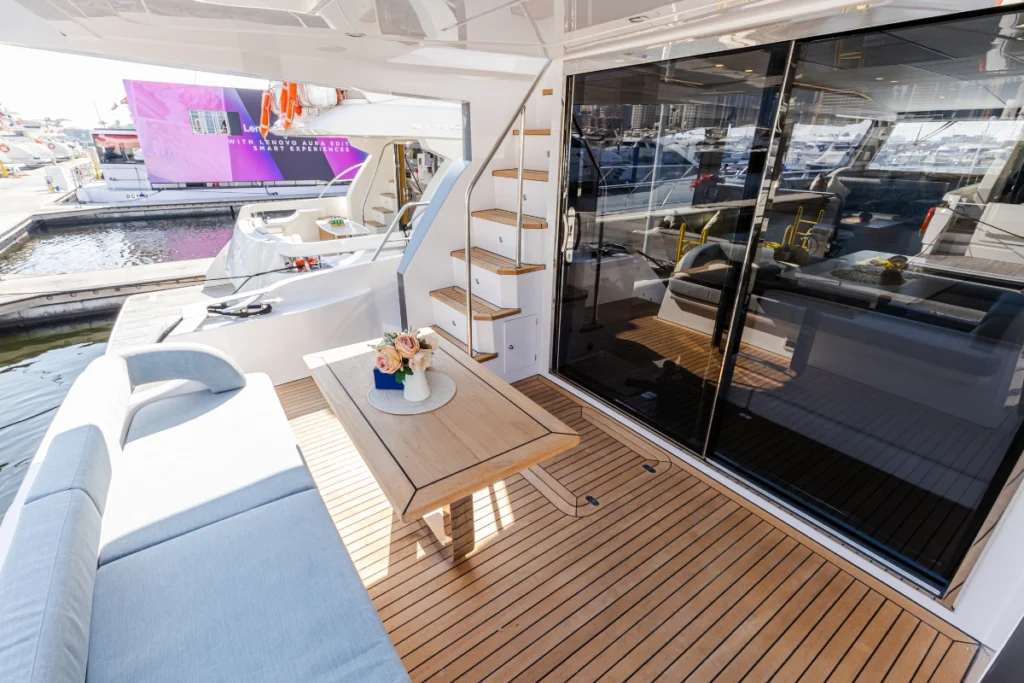 Yacht