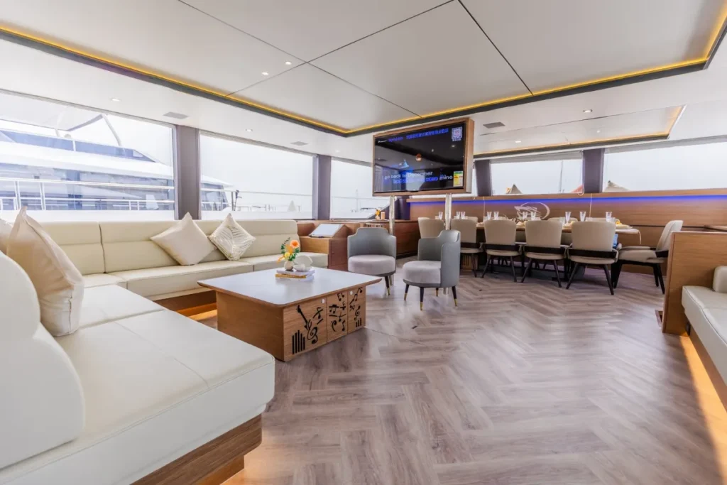 Yacht