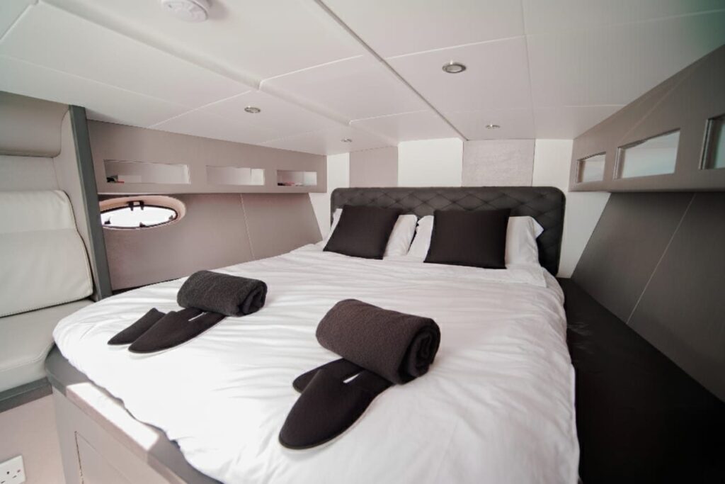 Private fishing boat in Dubai – cabin bed
