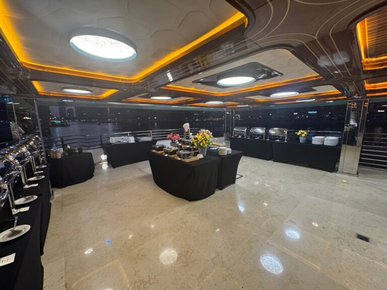 ضيافة فعاليات اليخوت في دبي: ستاندرد أم بريميوم أم رويال لأكثر من 100 ضيف؟